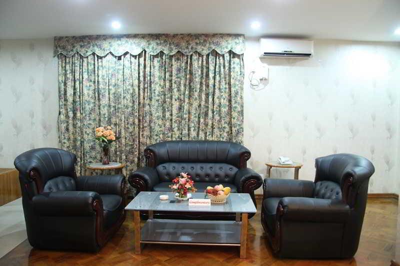 Excel Treasure Hotel Yangon Dış mekan fotoğraf